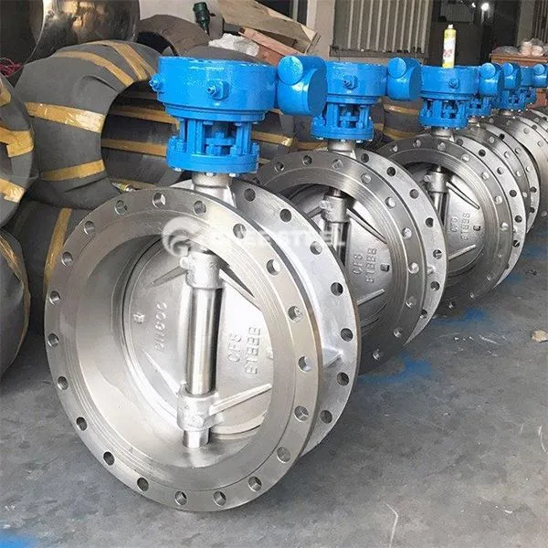 Valvi tal-farfett offset trippla flanged